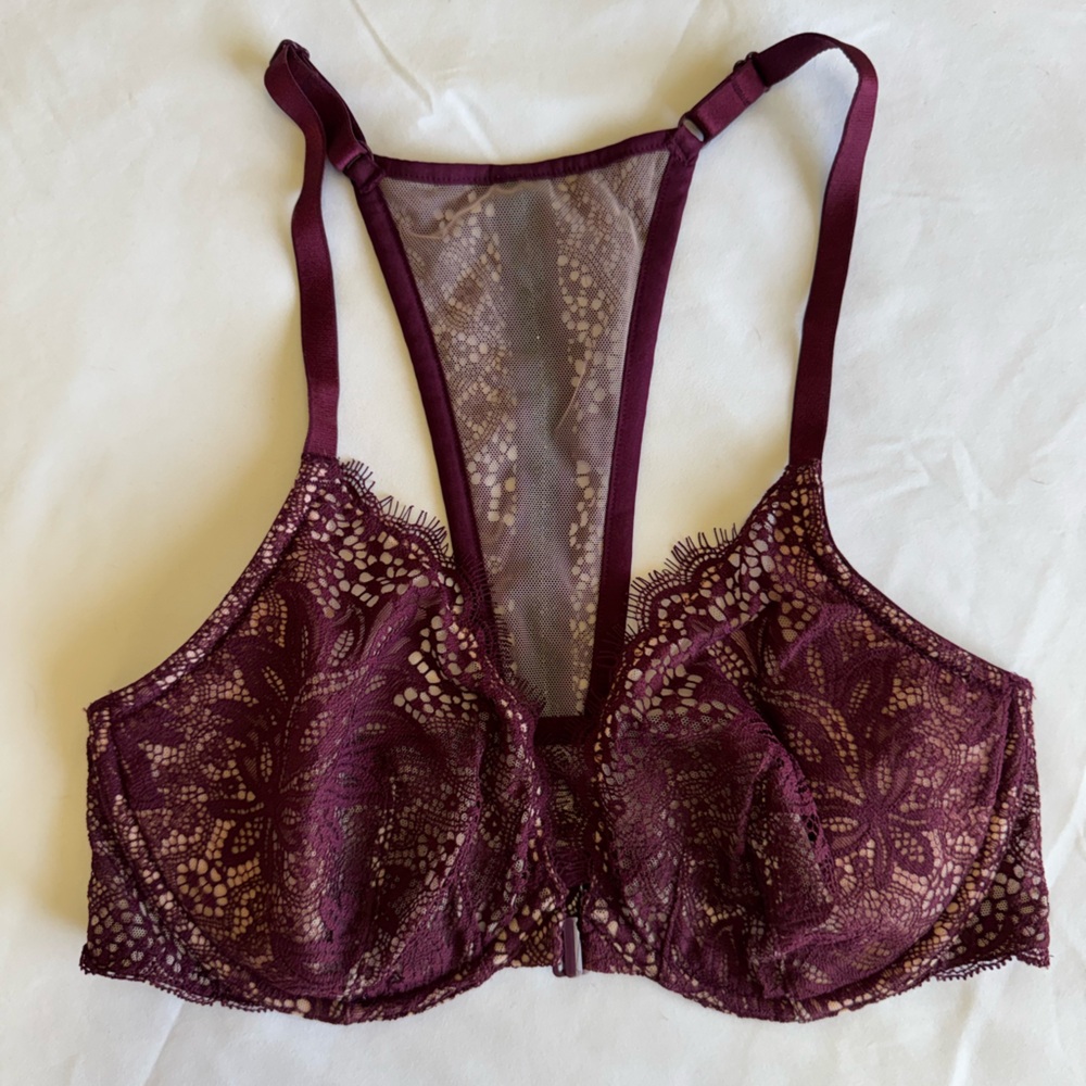 Victorias Secret 34D Very Sexy Lace Front Close Bra NWT